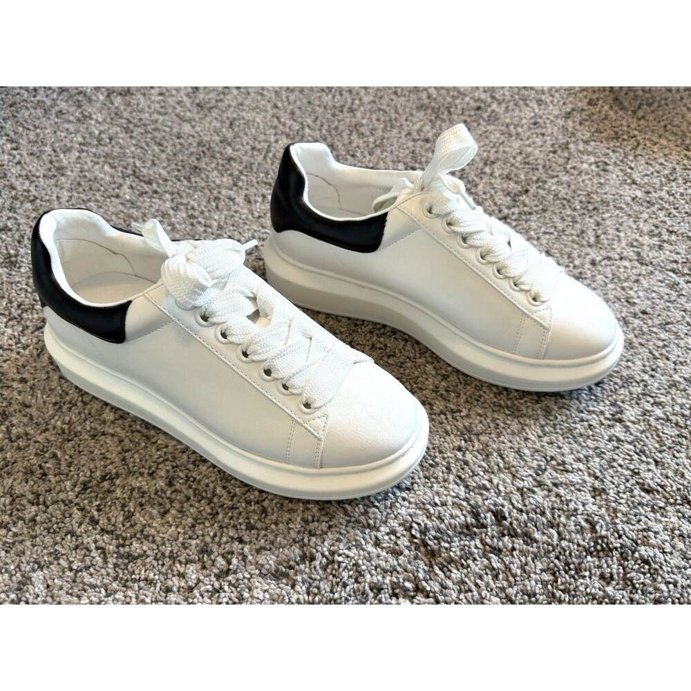 Womens Steve Madden Gaines White Faux Leather Size 8M Platform Sneakers